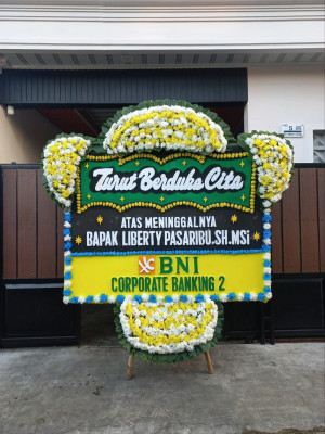 Papan Bunga Duka di Banyu Urip
