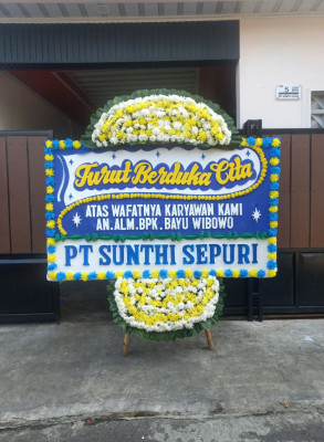 Papan Bunga Duka di Banyu Urip