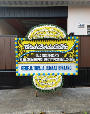 Papan Bunga Duka di Banyu Urip