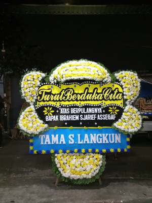 Papan Bunga Duka di Banyu Urip